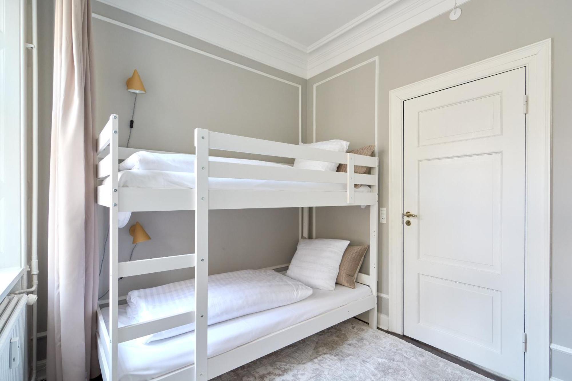 Large 4 Bedroom With Balcony & Bathtub In Cph City Копенгаген Экстерьер фото
